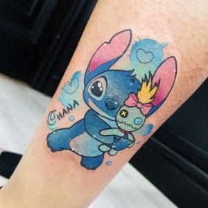 搞漫画设计的季小姐小腿卡通小精灵纹身图案